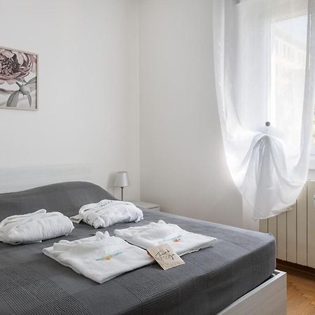 The Black Swan Apartment Trieste Luaran gambar